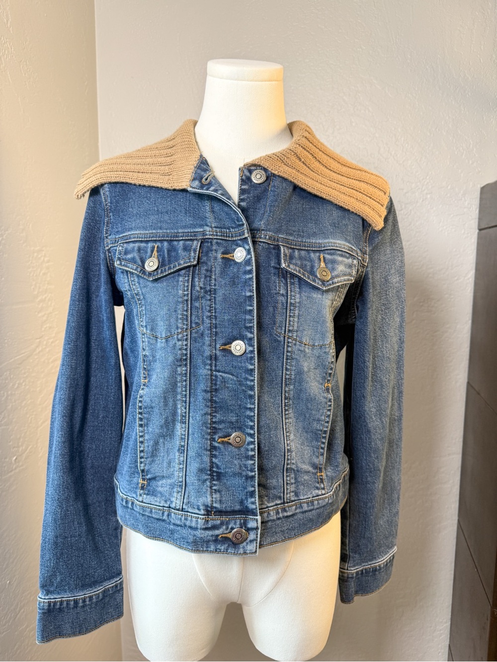 Halogen Cropped Stretch Denim Jacket Oversized Knit Collar Size M